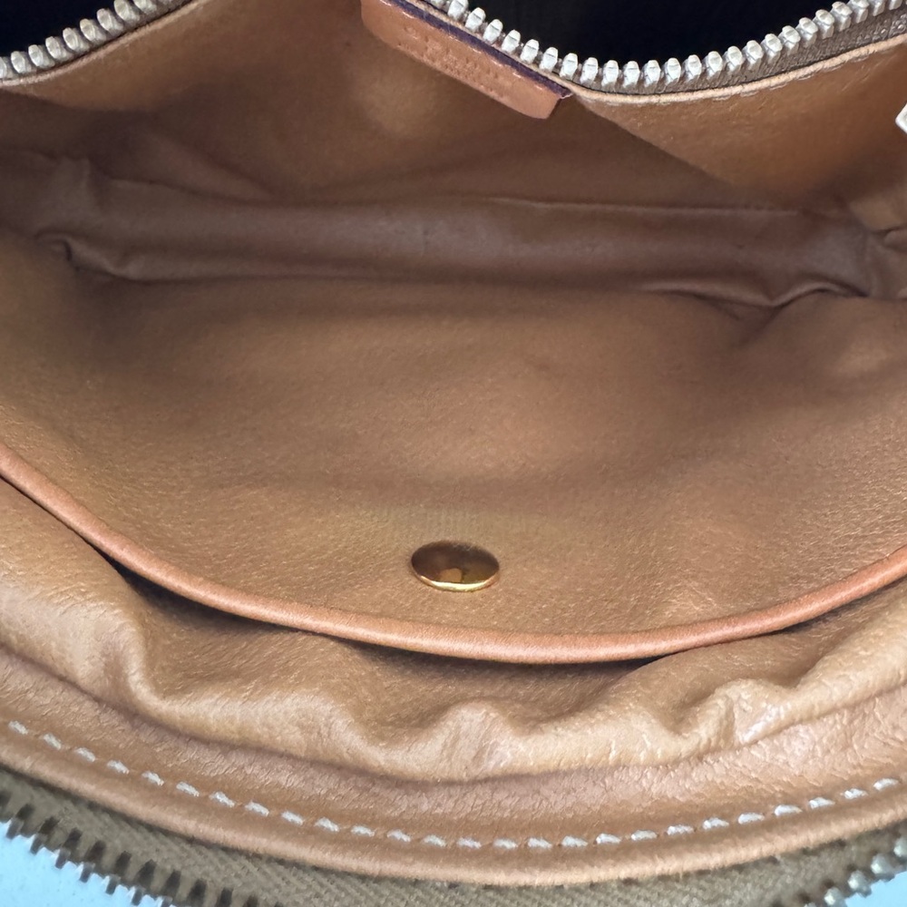 Celine wristlet/ cosmetic bag - Picture 9 of 10